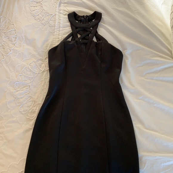 Shapely black mini dress - Picture 2 of 5